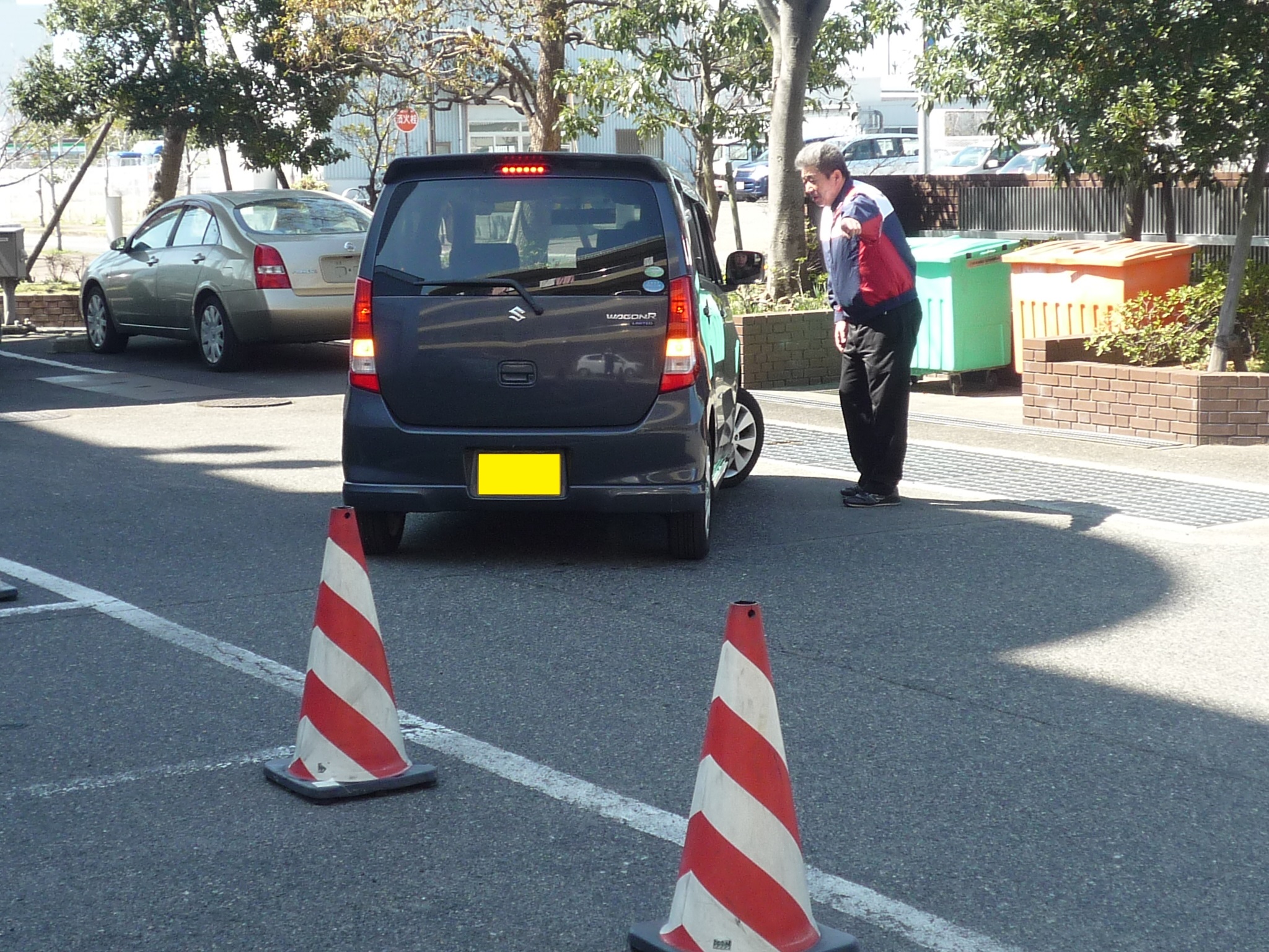 ｊａｆ大阪 苦手な運転 克服のポイントは 女性限定の 車庫入れ教室 を3 9 木 に南港で開催 一般社団法人 日本自動車連盟 Jaf 地方 のプレスリリース