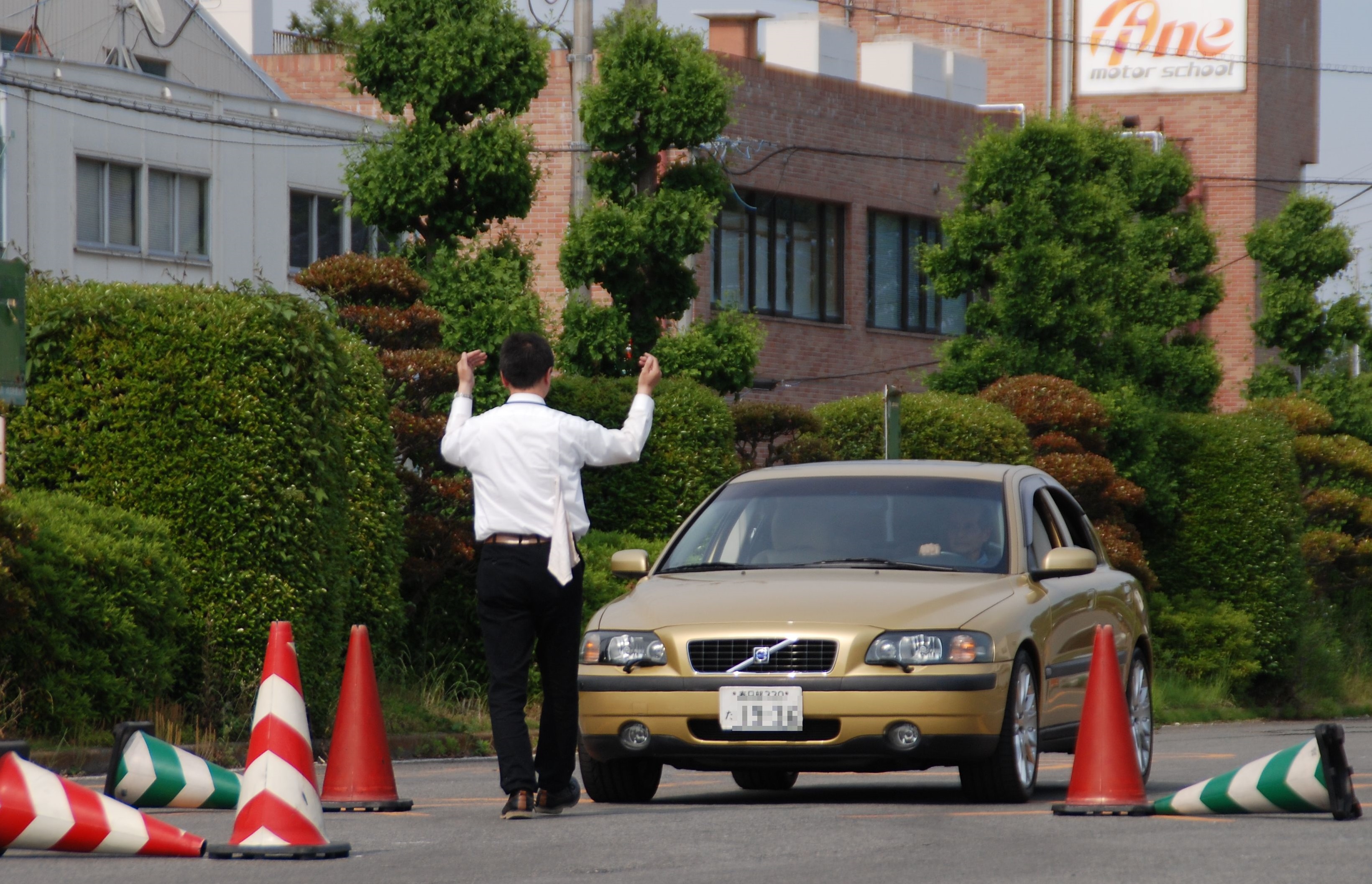 ｊａｆ埼玉支部 車庫入れのコツを学ぶ センスアップドライビングスクール 安全運転を楽しく学ぶ 安全トライアル ａｓｖ体験 を開催 一般社団法人 日本自動車連盟 Jaf 地方 のプレスリリース