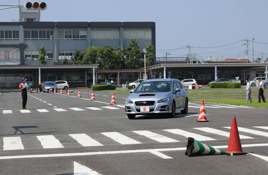 ｊａｆ茨城 車の基本動作をマイカーで確認 ベテランドライバー対象の運転実技講習会を開催します 一般社団法人 日本自動車連盟 Jaf 地方 のプレスリリース