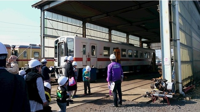 車庫見学会の様子 車庫見学会の様子