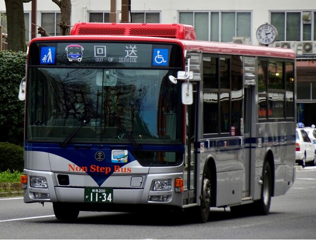 ▲新潟市内を走る新潟交通の路線バス