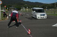 【JAF佐賀】県内最多の「追突事故」をどう防止する?公道ではできない体験から学ぶ運転実技講習会