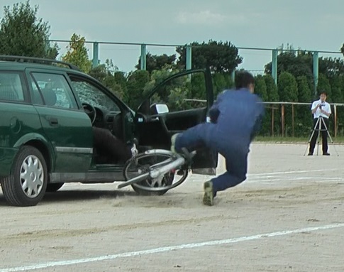 中学生を対象としたスケアード ストレイト的自転車交通安全教室が安全意識に与える影響に関する一考察