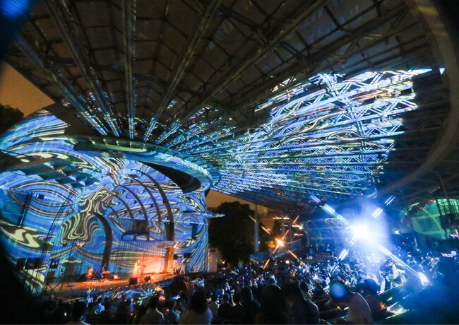 360度の光のアート『デジタル掛け軸』と音楽ライブ