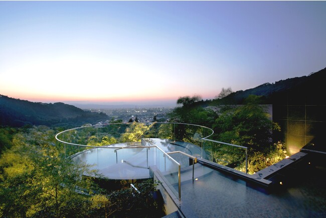 御宿東鳳の展望露天風呂でリラックス 御宿東鳳の展望露天風呂でリラックス