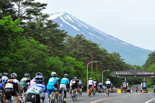 富士山五合目をめざし富士スバルラインを上る