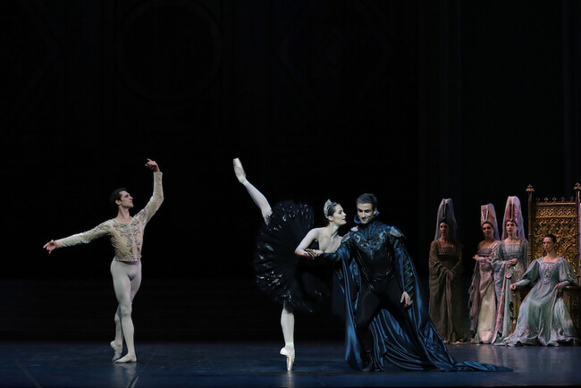 ̌΁i2016Nj@(C)️ Gerard Uferas OnP