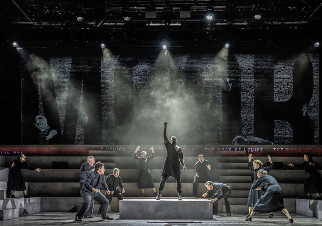 NTLive『オセロー』 (C)️Johan Persson NTLive『オセロー』 (C)️Johan Persson