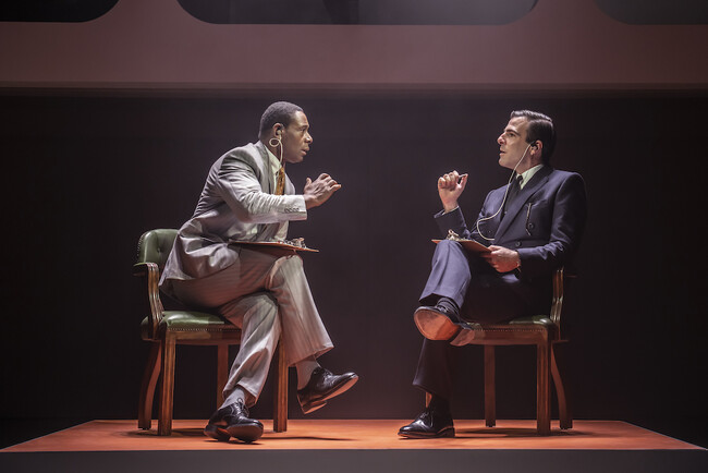 NTLive 『ベスト・オブ・エネミーズ』 (C)️Johan Persson NTLive 『ベスト・オブ・エネミーズ』 (C)️Johan Persson