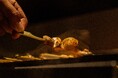 【2025年4月10日販売開始】はかた地どり・みつせ鶏、冠地どりの九州地鶏3種食べ比べミニマル空間で味わう地元素材の焼鳥特別コース全20品