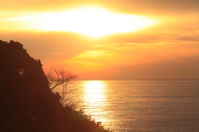 西伊豆今宵ロビーからの夕日