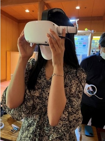 A҂̕Xɂ̌360xfVŘfXg[V̗lq