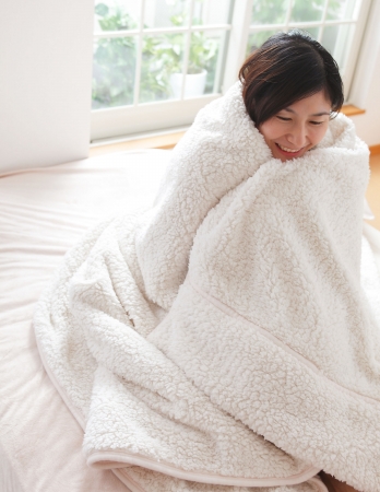 毛布好き 集まれ １１月２０日は みんなであたたまる 毛布の日 も っと もこもこ ぬくぬく するためにmoufu Jpで毛布の日限定セットを販売 まくら株式会社のプレスリリース