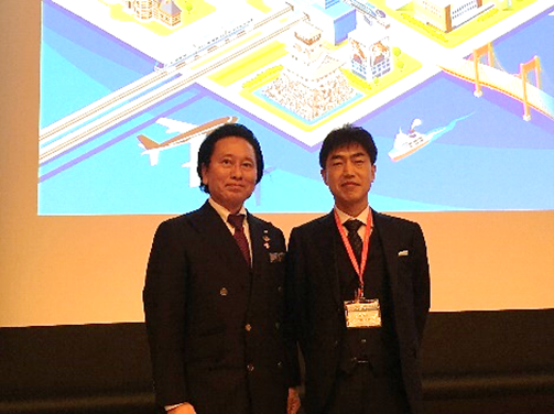 産業医科大学 藤本 直浩先生（右）と 当社社長 津村 佳宏