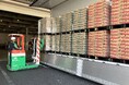 イオントップバリュ、明星食品、JPRレンタルパレットでトラックドライバーの荷役作業時間を短縮~レンタル方式でパレットを共有し物流の持続可能性を向上する取り組み~
