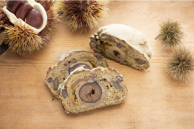 ベーカリーピカソ_渋皮栗のほうじ茶シュトーレン ベーカリーピカソ_渋皮栗のほうじ茶シュトーレン