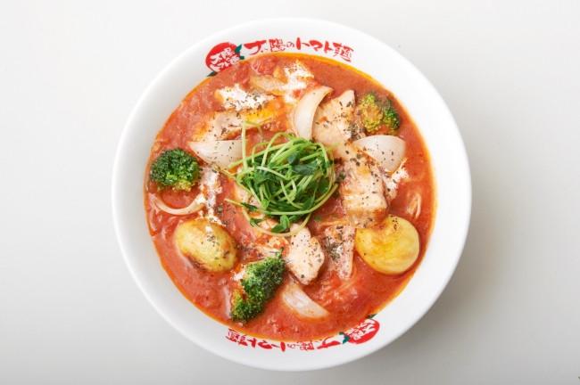 太陽のトマト麺　冬季限定「ホロホロ煮込みチキンの濃厚デミチキトマト麺」