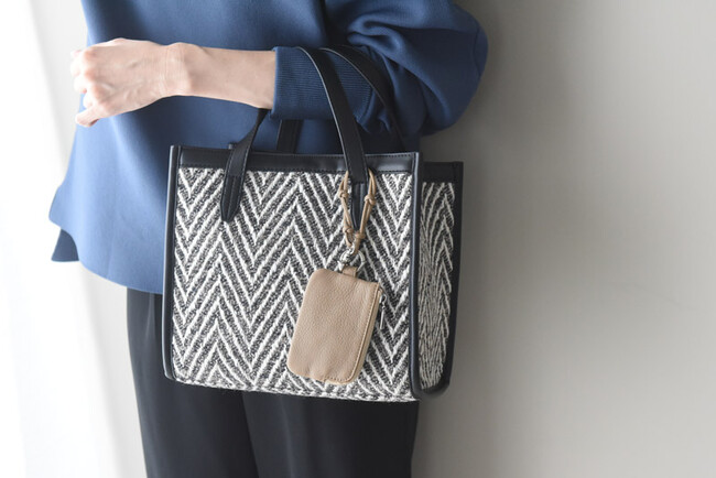 バッグチャームのように見せて持ち歩いても◎