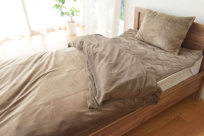 あったか起毛素材のカバーで羽毛布団をすっぽり包める