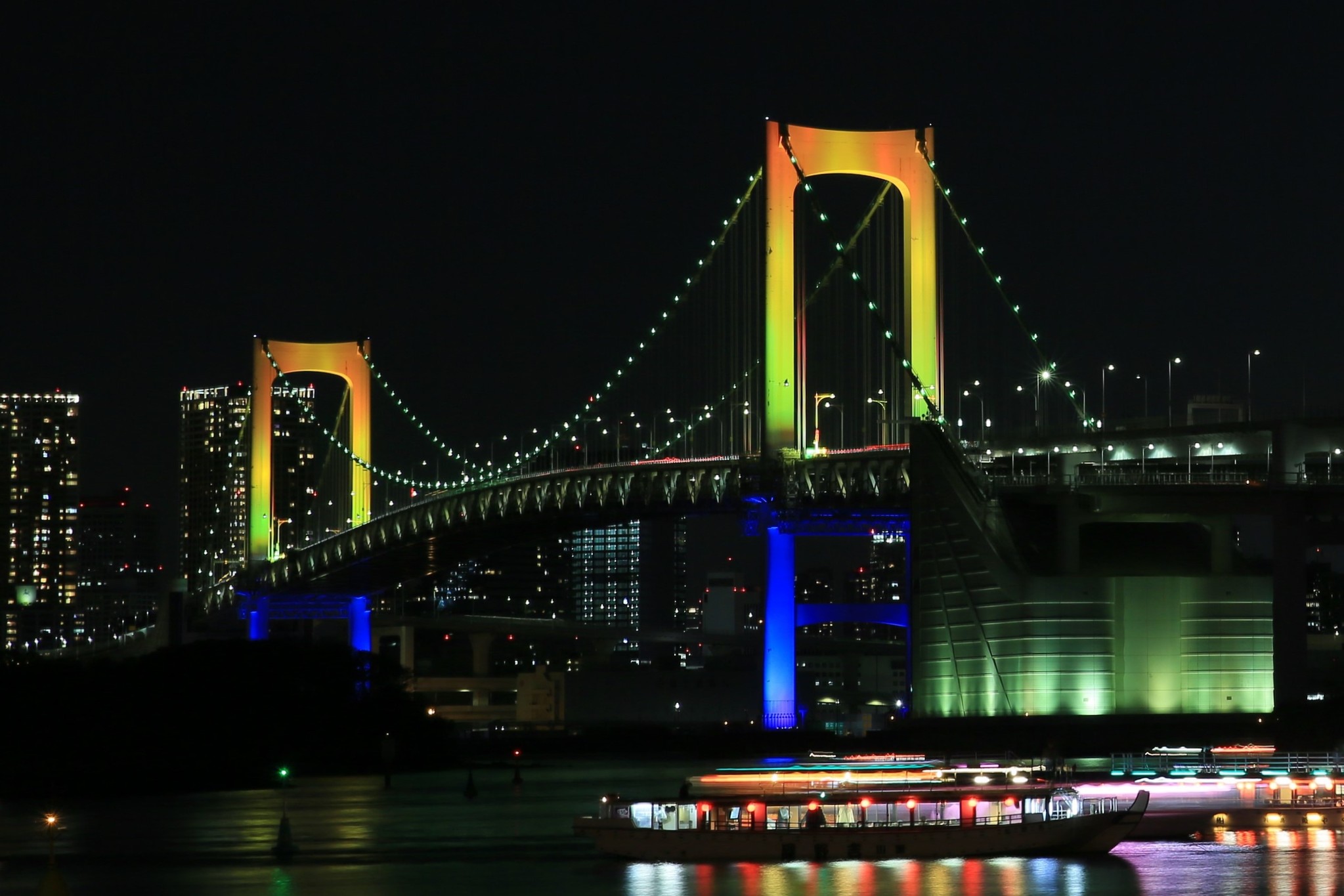 今年もレインボーブリッジが虹色に輝きます 首都高速道路株式会社のプレスリリース