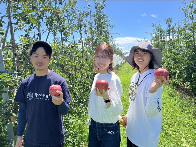 左から中村隆一、栗原朱梨、黒田聡美