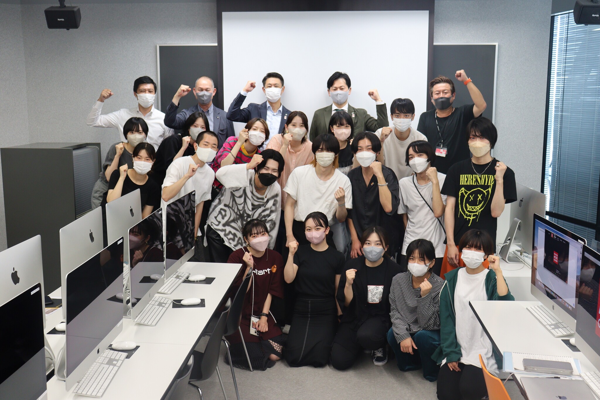 【一建設株式会社】名古屋モード学園と産学連携プロジェクト「新卒採用広告・クリエイティブデザインコンテスト2022」を実施｜一建設株式会社の ...