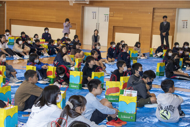 2部「木造キットの組み立て」の様子