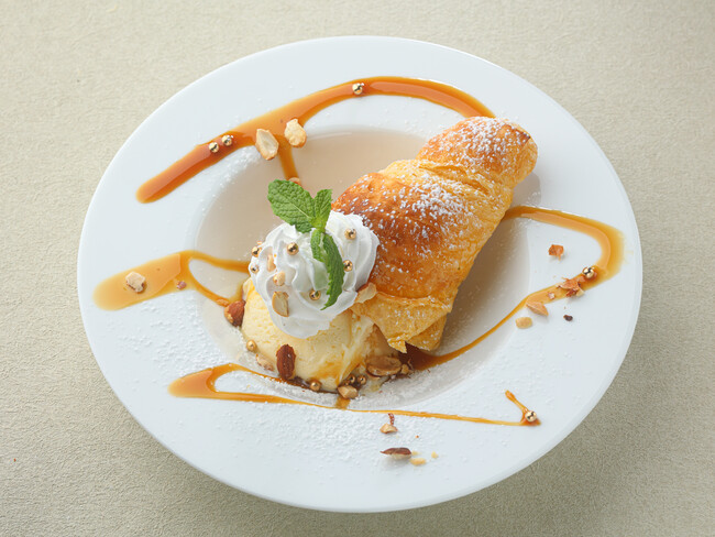 黄金のキャラメルナッツクロワッサン 黄金のキャラメルナッツクロワッサン