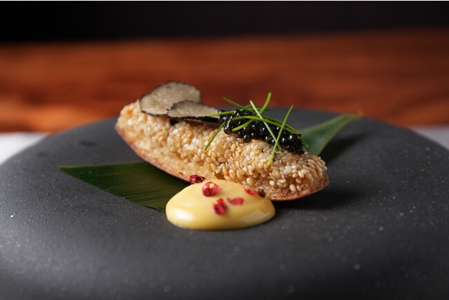 天使のえびとトリュフのシュリンプトースト キャビア マンゴーマヨネーズソース 天使のえびとトリュフのシュリンプトースト キャビア マンゴーマヨネーズソース