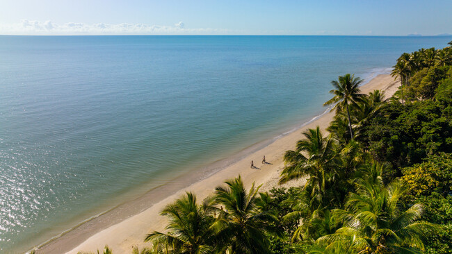 Four Mile Beach (C)ケアンズ観光局