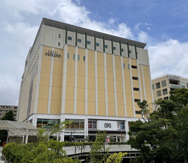 小田急線新百合ヶ丘駅南口徒歩1分（新百合丘オーパ7階）