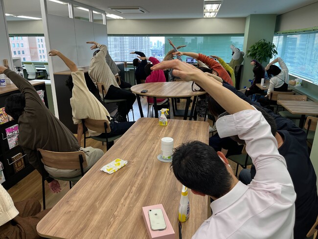 エクササイズの様子 エクササイズの様子