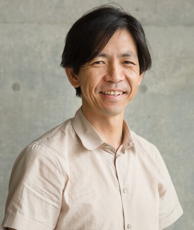 塚本 由晴 氏