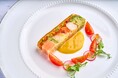 煌めく夜景とともに、洗練されたグランシェフの味を。16階レストランラズベリーで「クリスマスディナーコース」の予約受付を開始