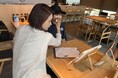 焼津市の【焼津港 丸入商店　焼津総本店】で「出張肌診断」を実施。働くスタッフの健康意識向上やセルフケアを考えるきっかけに