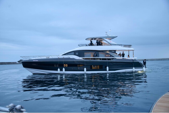 Azimut Yachts(アジムット ヨット)