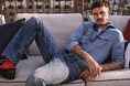 トミー ヒルフィガーがデニムを愛する人々をロメオ・ベッカム(Romeo Beckham)の世界へ誘う