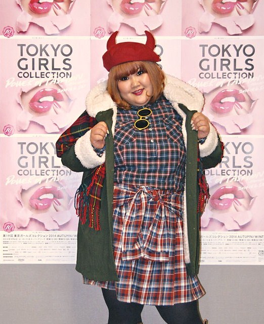 ラージサイズのパイオニアブランド スマイルランド が九州初出店 あの 東京ガールズコレクション に出演したぽっちゃりガールと 福岡 在住スマイルランドぽっちゃりアンバサダーがリアル マネキンに 株式会社ニッセンホールディングスのプレスリリース