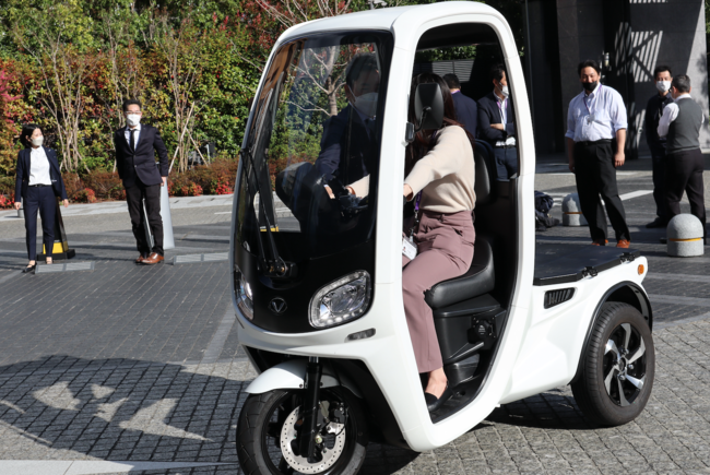 原付も運転したことの無い女性社員が果敢にチャレンジ！
