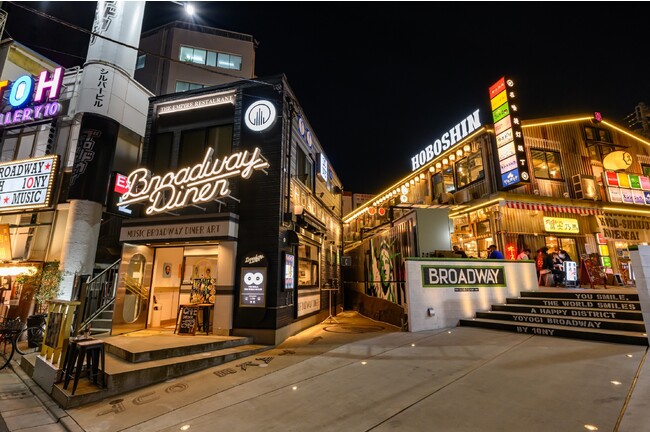 代々木ブロードウェイ外観