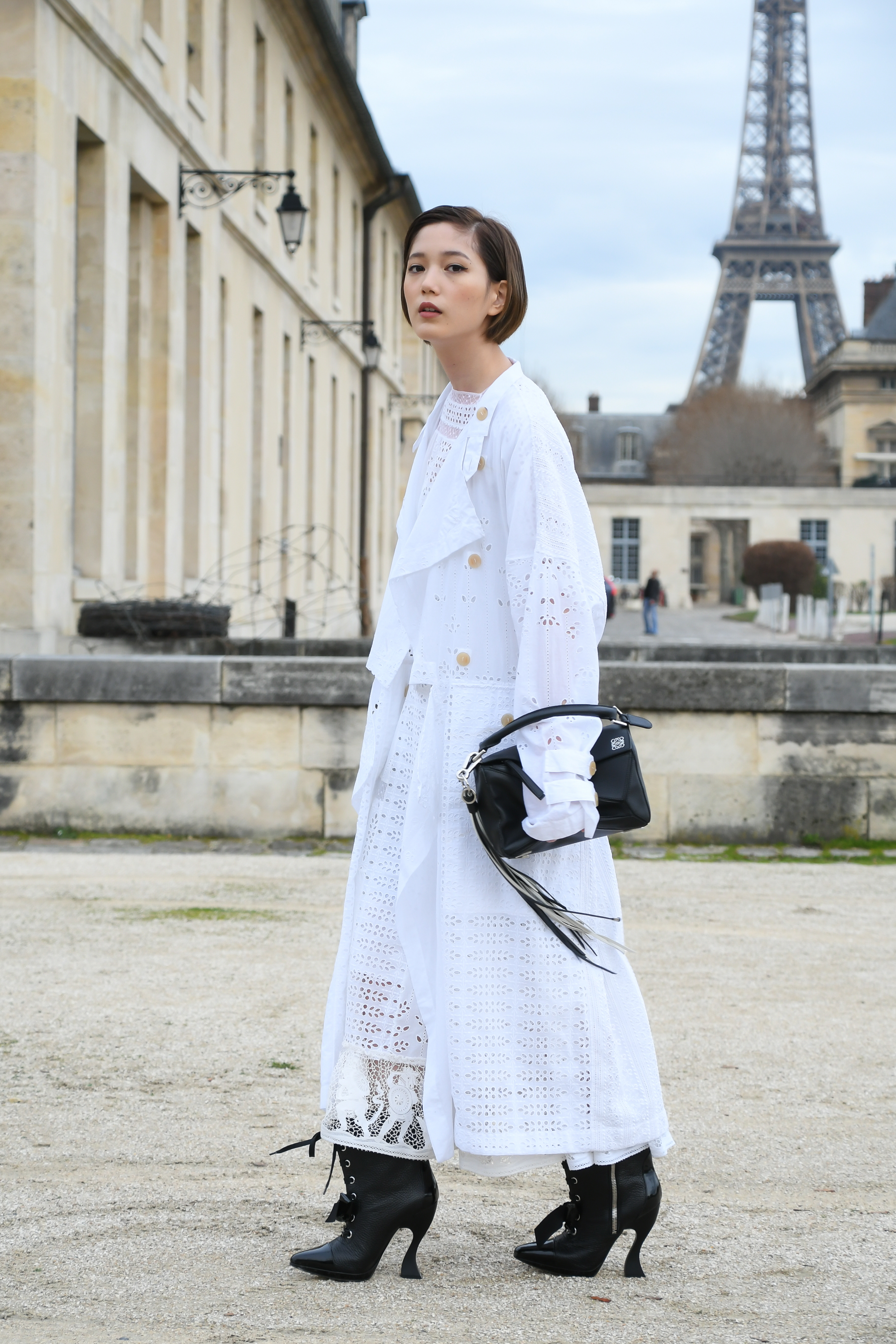 女優の本田翼さんが初のパリコレクションへ ロエベのショーのフロント ロウに Lvmhファッション グループ ジャパン株式会社 ロエベ ジャパンのプレスリリース