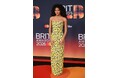 【ロエベ】オリヴィア・ディーンがブリット・アワードの授賞式にてロエベを着用
