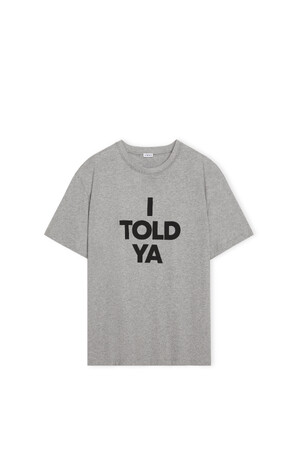 リラックスフィット Tシャツ ¥39,600 (税込) リラックスフィット Tシャツ ¥39,600 (税込)