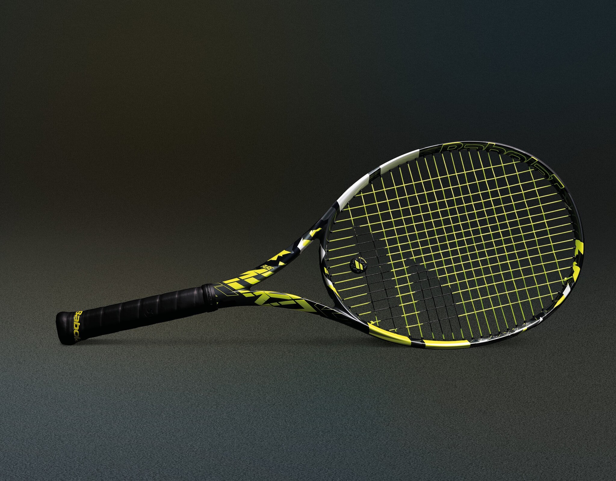 究極のスピンを生むテニスラケット【PURE AERO】シリーズの新製品を 