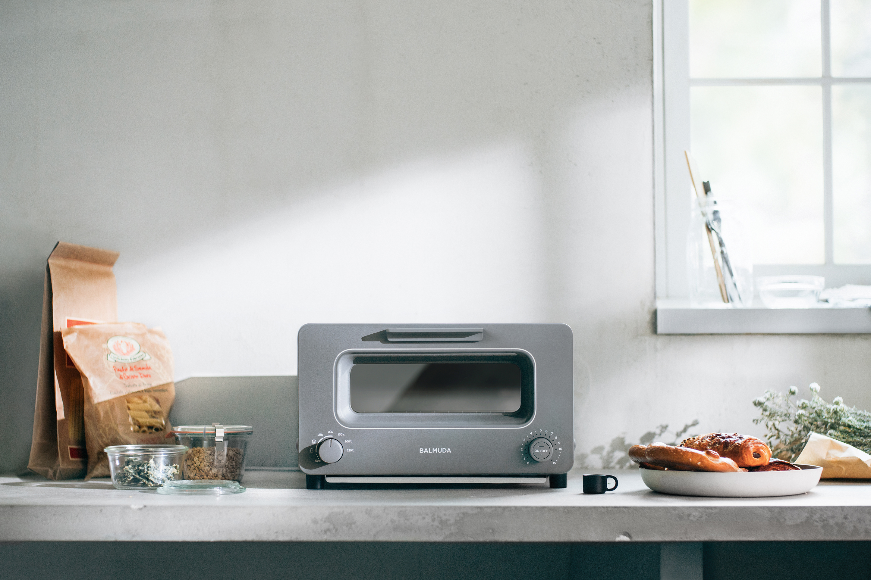 人気得価新品未開封 BALMUDA The Toaster K05A-BG 調理機器