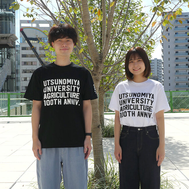 フロントは100周年を英語でアピール! フロントは100周年を英語でアピール!