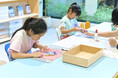 Material Bank Japan、乃村工藝社との共同企画で使用済み建材サンプルを再活用した、夏休み工作イベントを開催