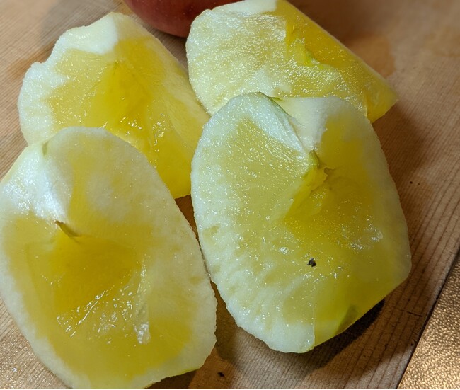 蜜の割合が非常に高い希少品種「こうとく」