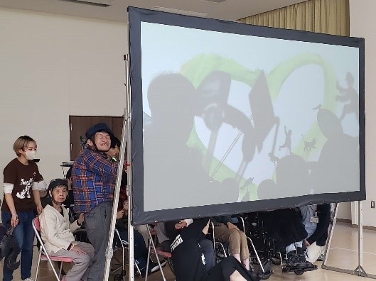 影絵ワークショップの様子 影絵ワークショップの様子