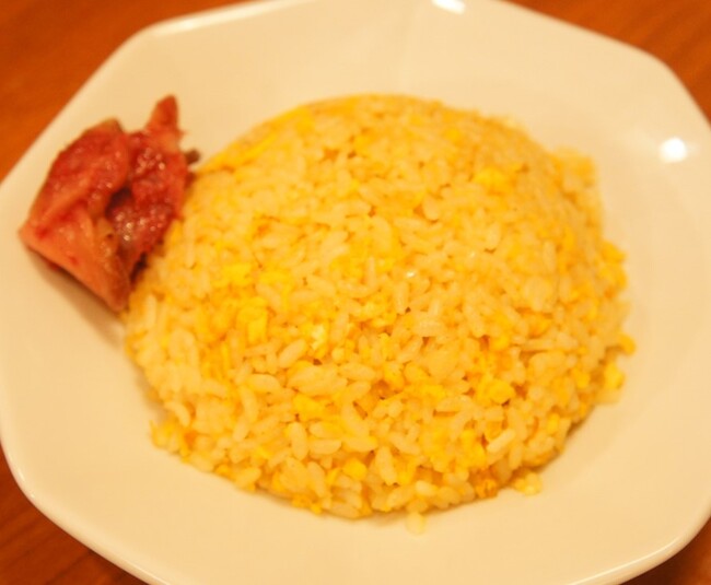 たまご炒飯　580円(肉入りは+200円)